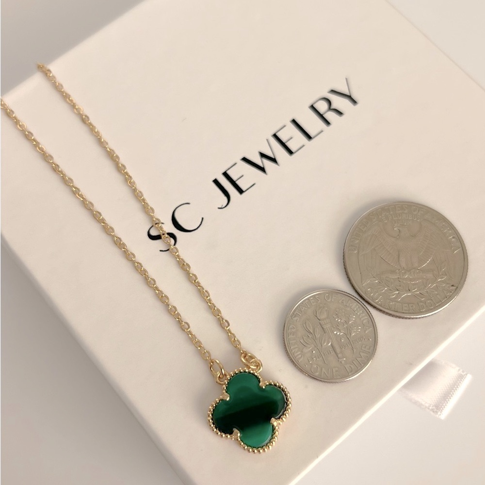 Green/Malachite Clover Necklace 14k Gold Color Chain - Picture 3 of 10